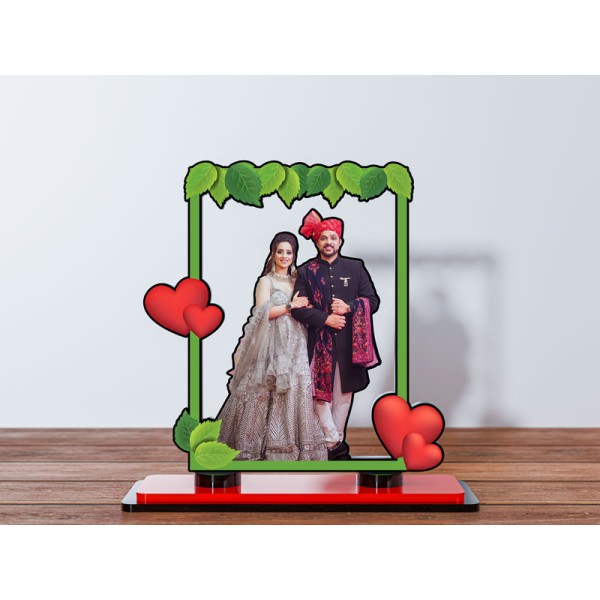 Leaves and Hearts Styled Miniature Photo Stand Design