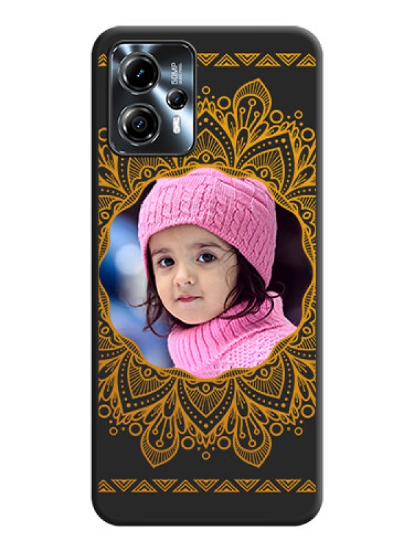 Custom Round Image with Floral Design on Photo on Space Black Soft Matte Mobile Cover - Moto G13