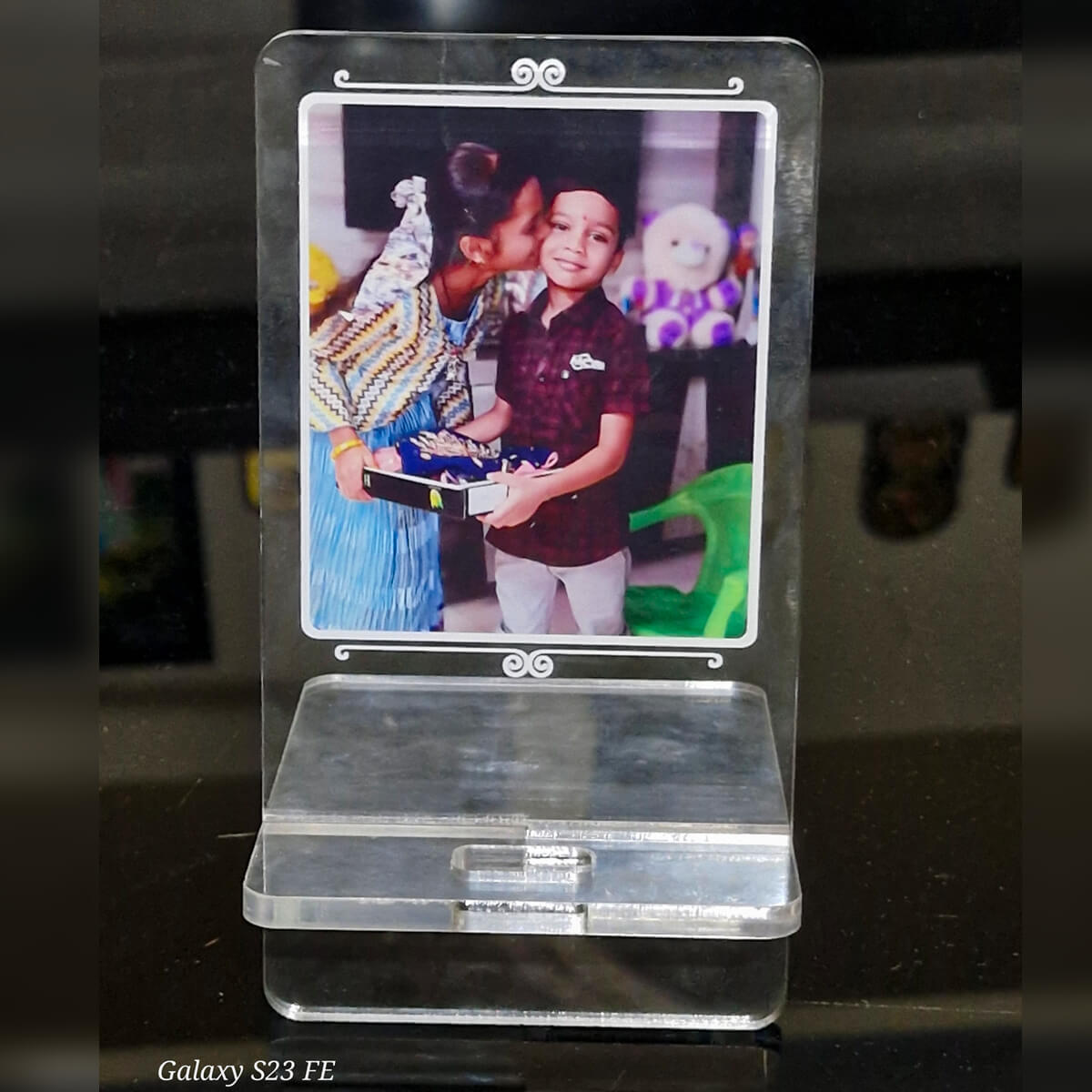 Acrylic Phone Stand Customer Image Review 33