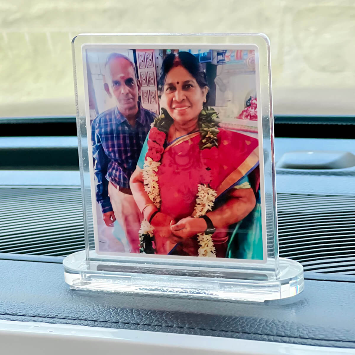Dashboard Photo Stand Customer Image Review 12