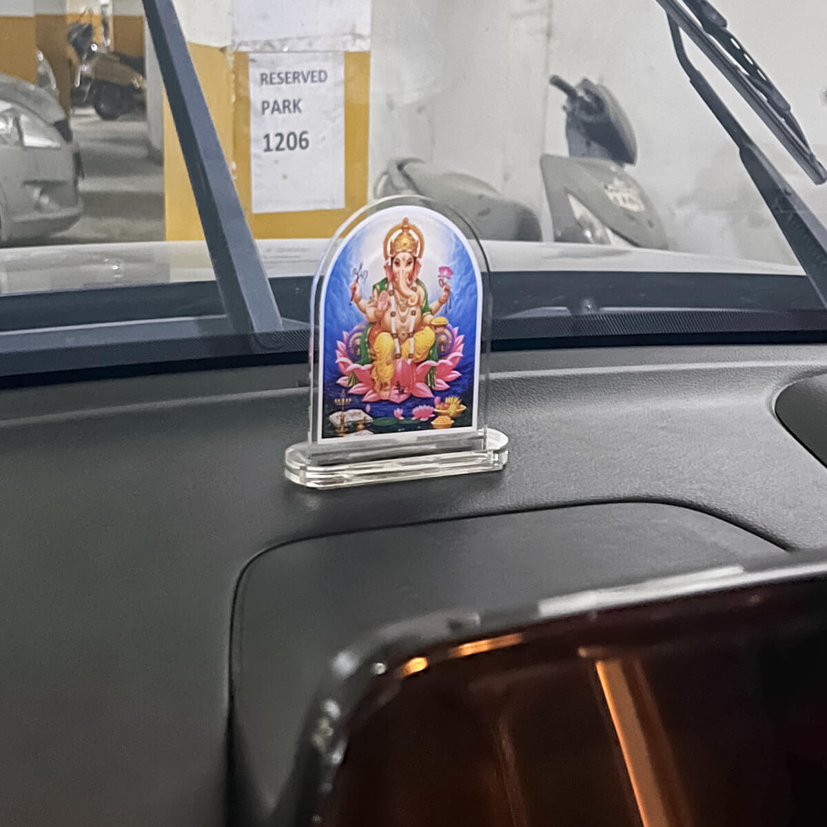 Dashboard Photo Stand Customer Image Review 7