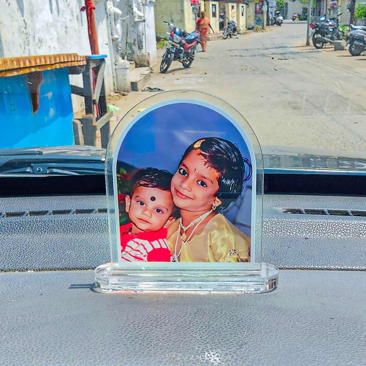 Dashboard Photo Stand Customer Image Review 6